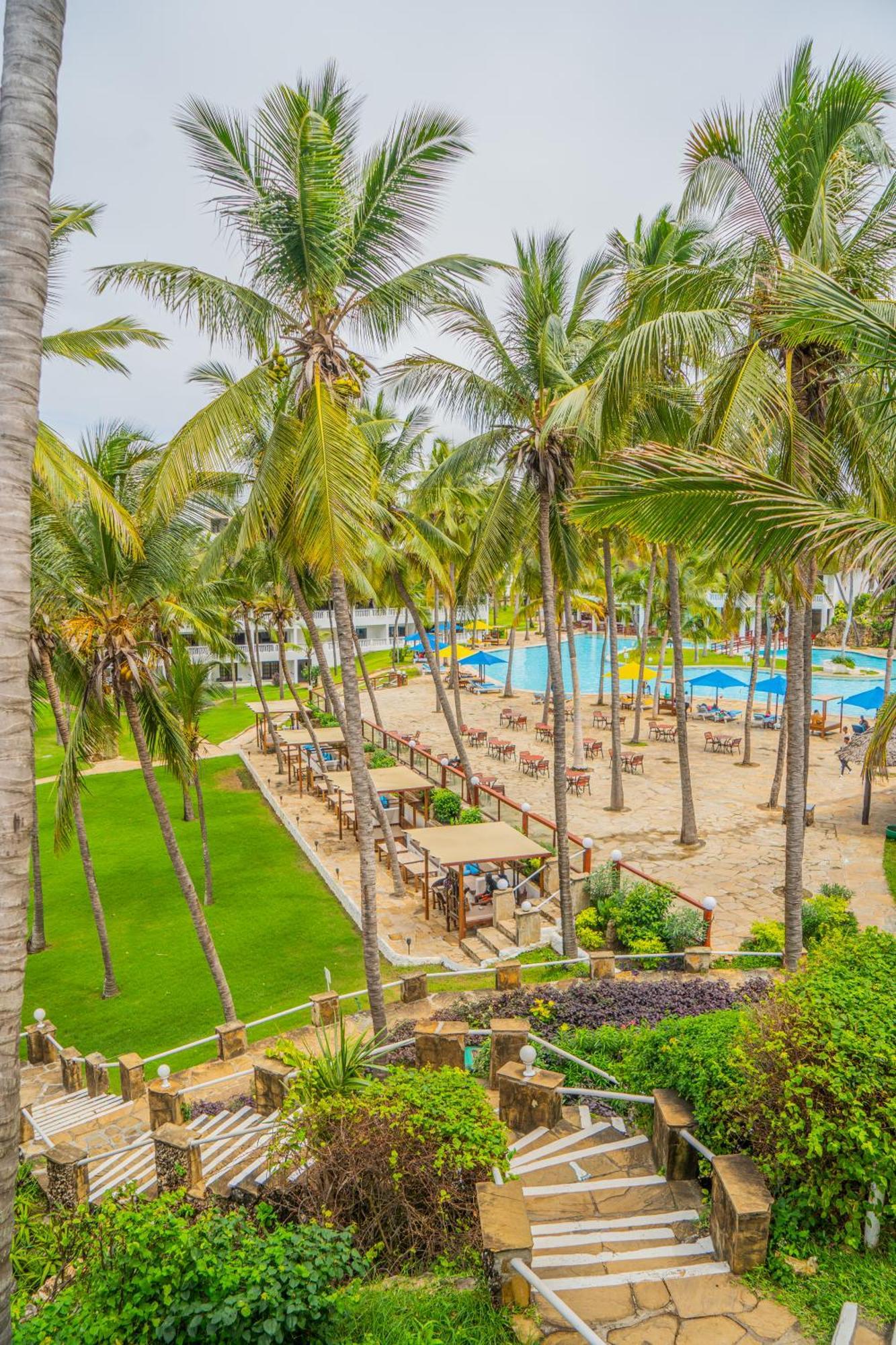 Prideinn Flamingo Beach Resort & Spa Mombasa Shanzu Exteriör bild